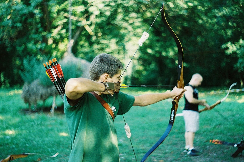 Recurve bow hunting